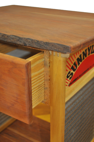 washboard end table detail